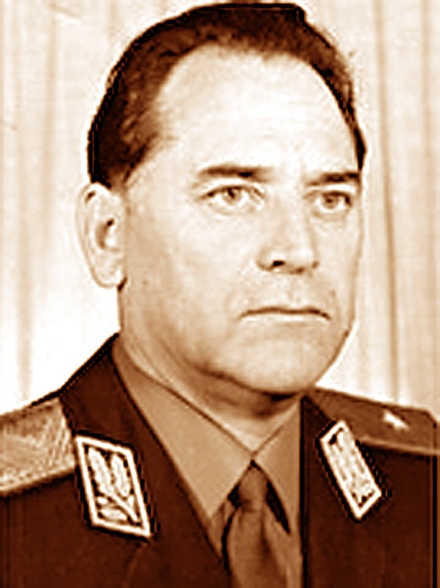 Грешник или достоен генерал беше разузнавачът Стоян Савов?